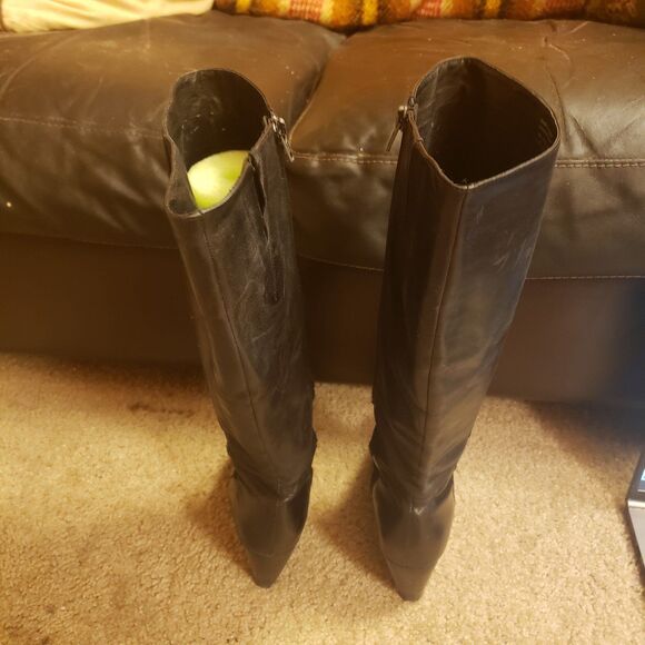 Aldo wedge black boot
Side zipper 
Size 6.5 - Picture 4 of 6